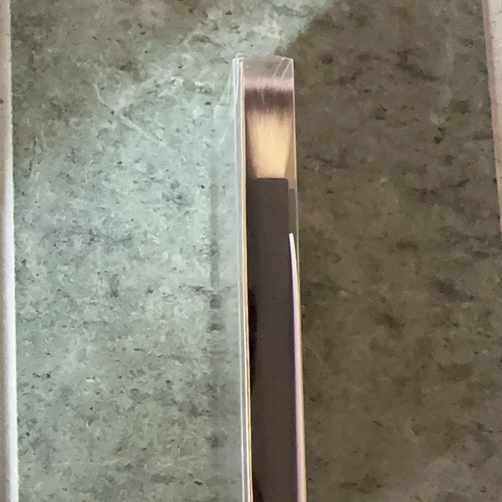 IT Cosmetics Heavenly Luxe You Sculpted Brush - Picture 3 of 4